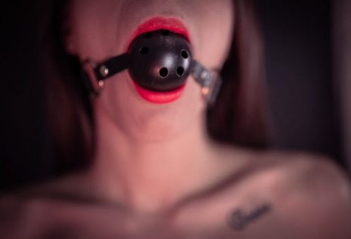 Ball Gag – Bóng khóa miệng cho tình yêu thăng hoa